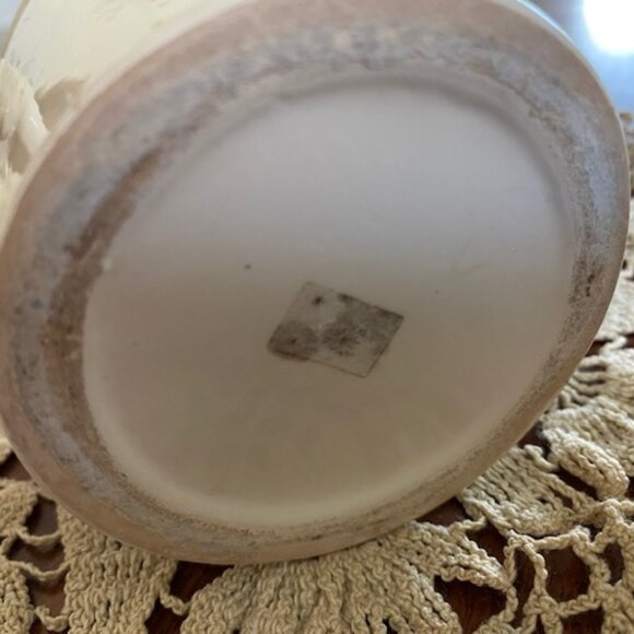 VINTAGE small WHITE Glazed CERAMIC WATERING CAN * 3-D painted PINK CHRYSANTHEMUM - Picture 7 of 7